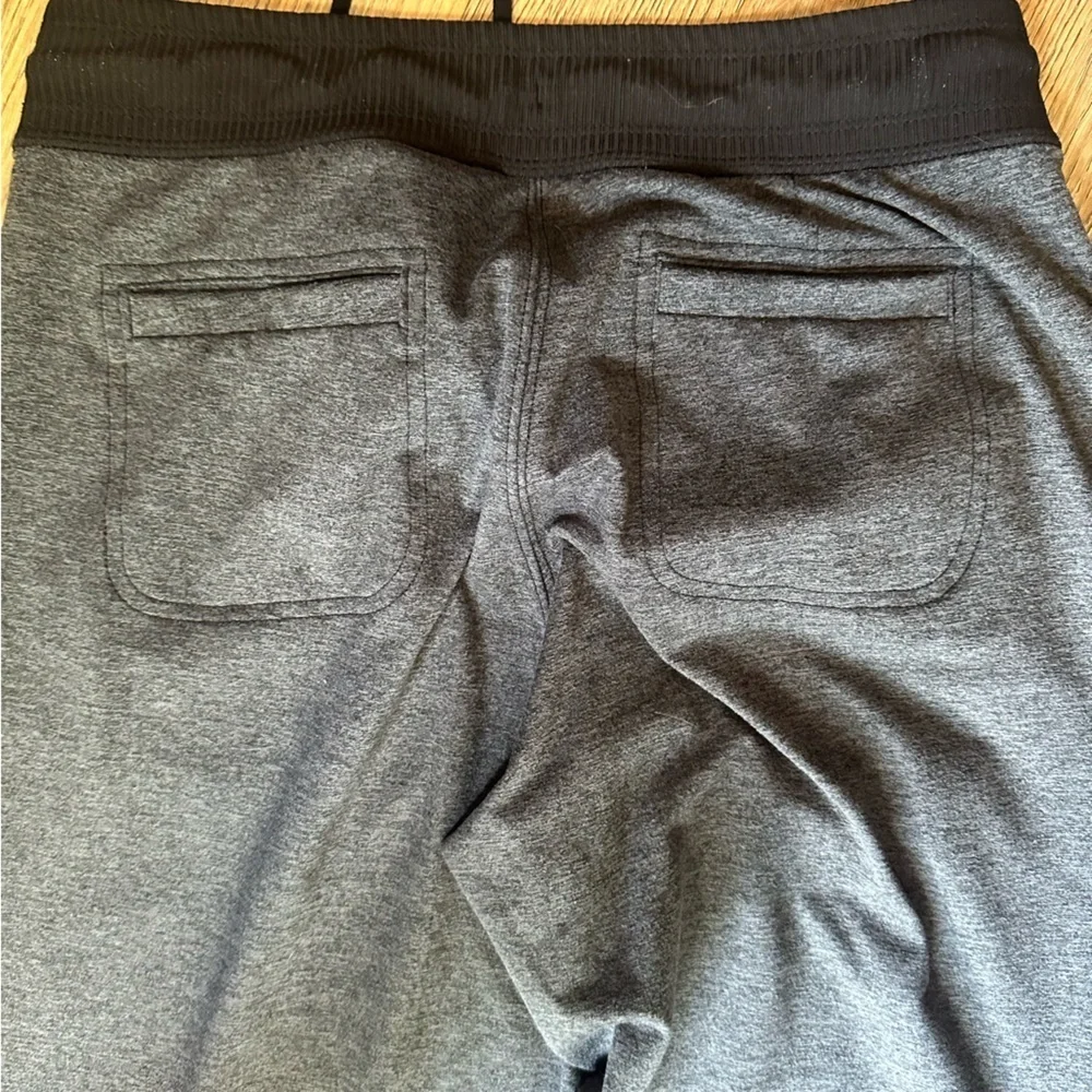 Athleta Flux Street charcoal grey joggers, size XS, athleisure